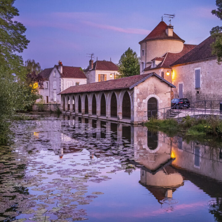 visiter bandol,bandol centre ville,que faire autour de bandol,bandol visite,bandol ville - Visiter Chablis : les meilleurs lieux à découvrir ! - 2025 - 4