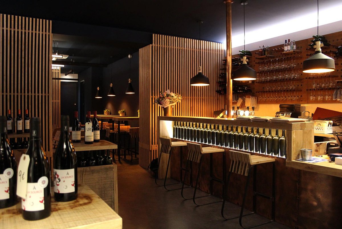 Best Bordeaux wine bars: Your Bordeaux city center guide - 2026 - 5 - bordeaux wine bar Les Trois Pinardiers (Bordeaux)
