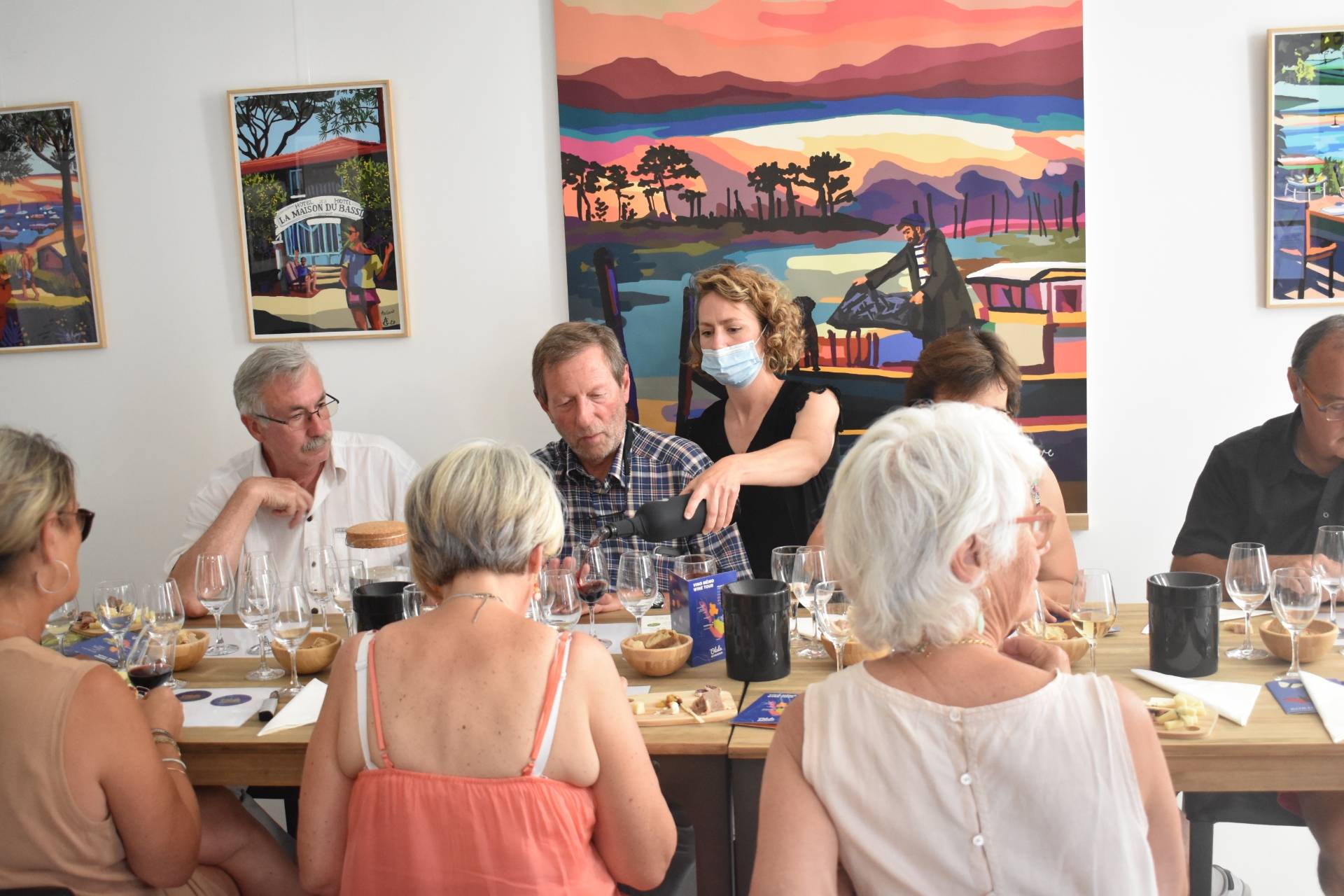Best Bordeaux wine bars: Your Bordeaux city center guide - 2026 - 10 - bordeaux wine bar bordeaux wine bar - Best Bordeaux wine bars: Your Bordeaux city center guide - 2026 - 9