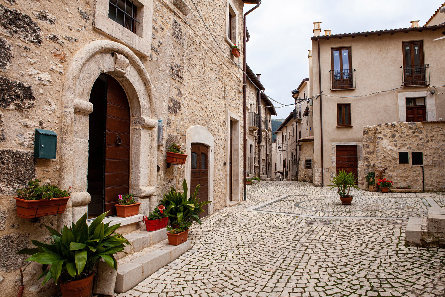 Visit Castel del Monte - Visit Castel del Monte: A Majestic Tour in Italy - 2025 - 3