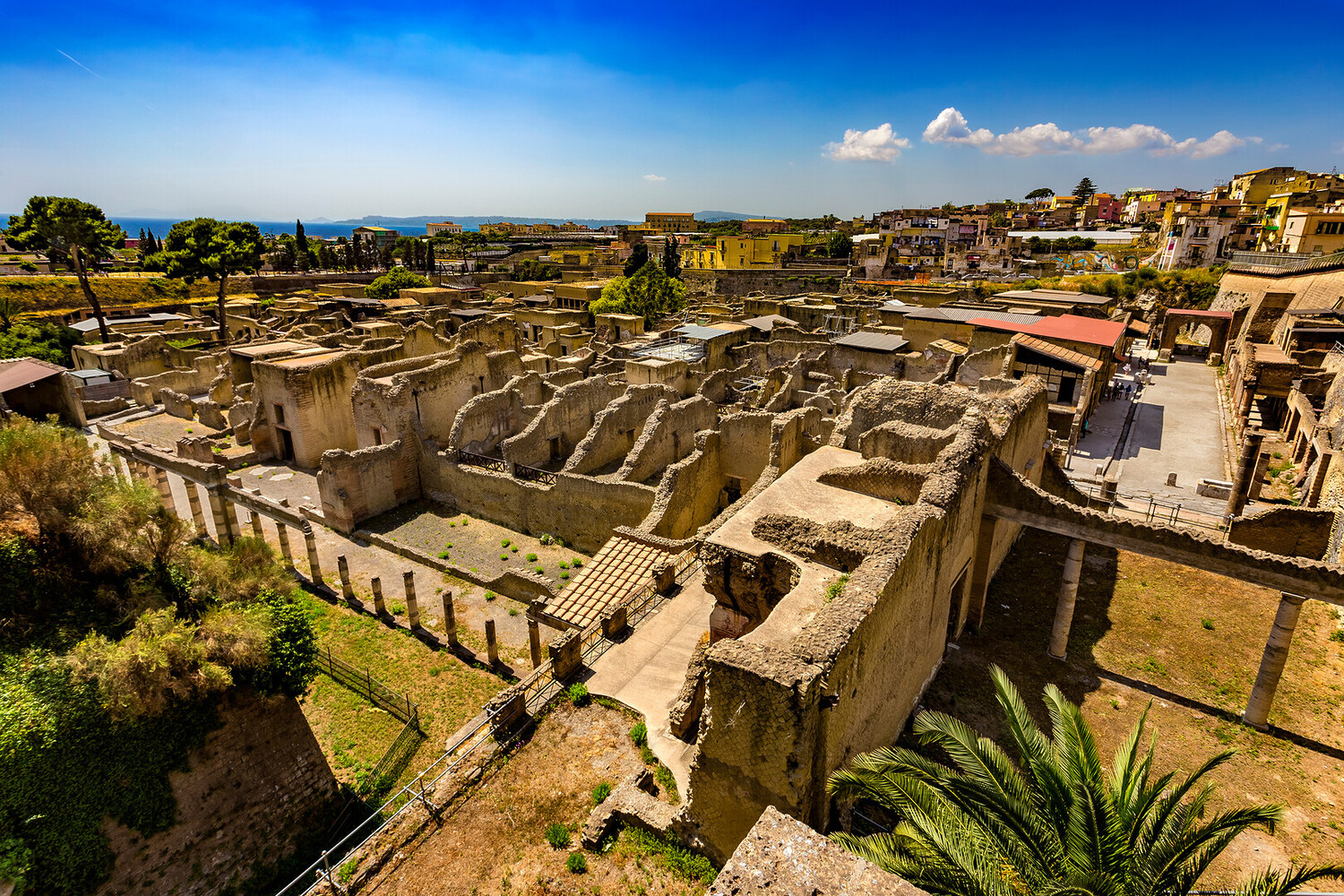 herculanum - Visiter Herculaneum : L’autre cité figée par le Vésuve à découvrir absolument - 2025 - 1