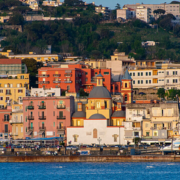 - Visiter Pozzuoli : Trésors volcaniques et vestiges romains du golfe de Naples - 2025 - 41