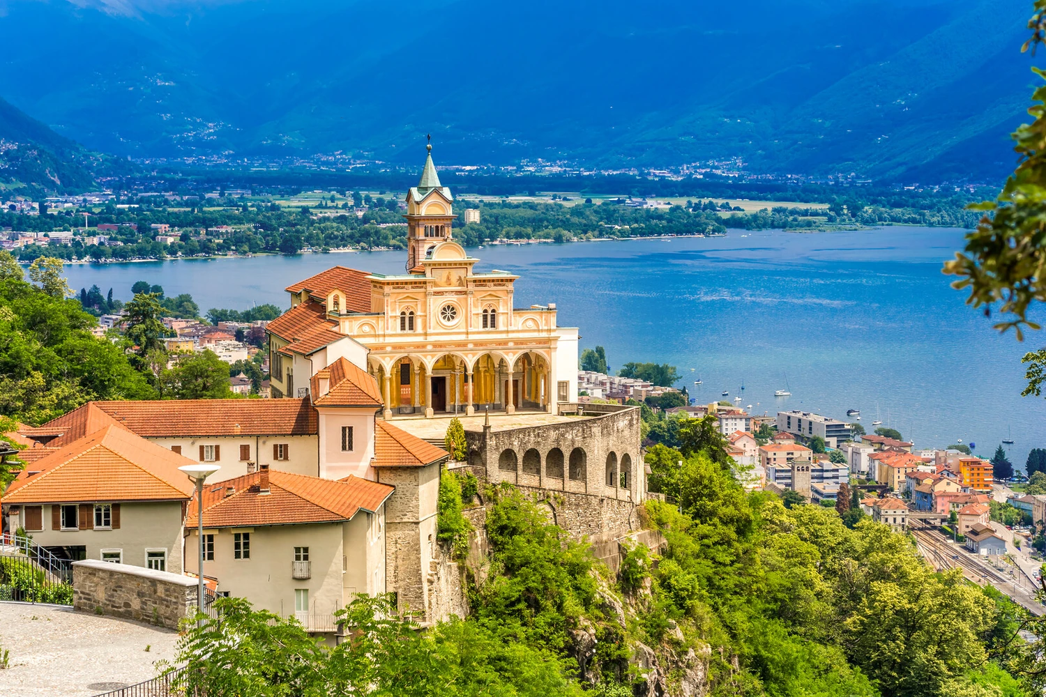 Visit Lake Maggiore Italy in 2026 ⭐️ Plan Your Adventure