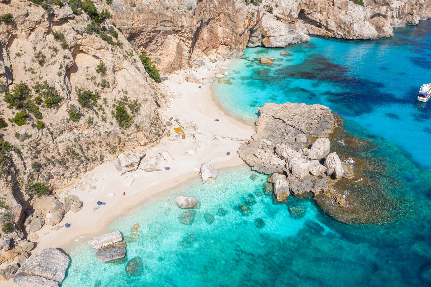 Best Sardinia Beaches - Best Sardinia Beaches: A Stunning Guide of the Emerald Coast - 2025 - 21