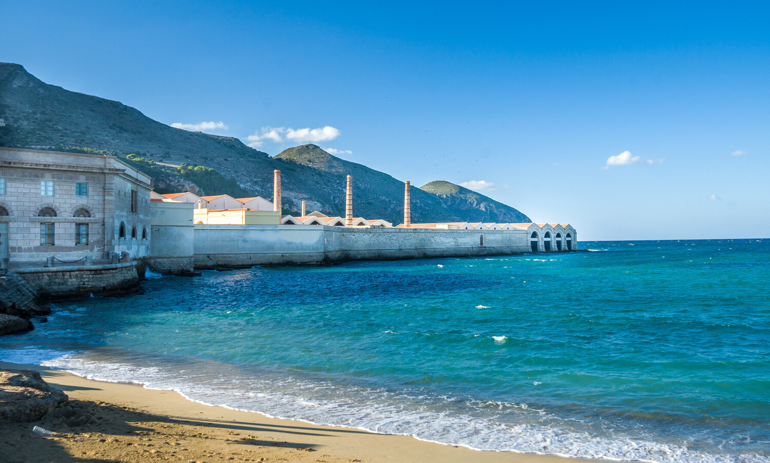 favignana - Visiter Favignana : Plages, criques et trésors siciliens - 2025 - 1