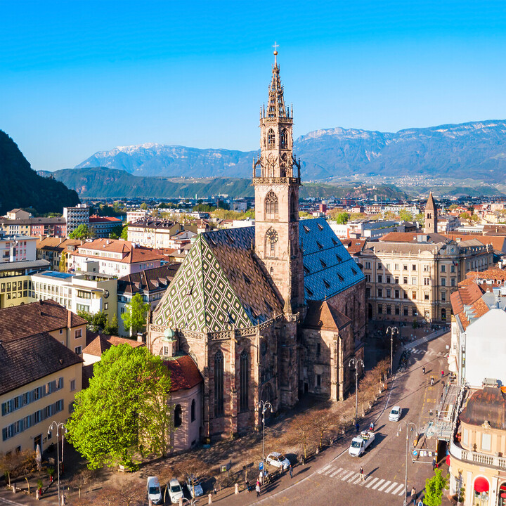 brunico - Que faire à Bolzano : L’incontournable porte d’entrée des Dolomites - 2025 - 9