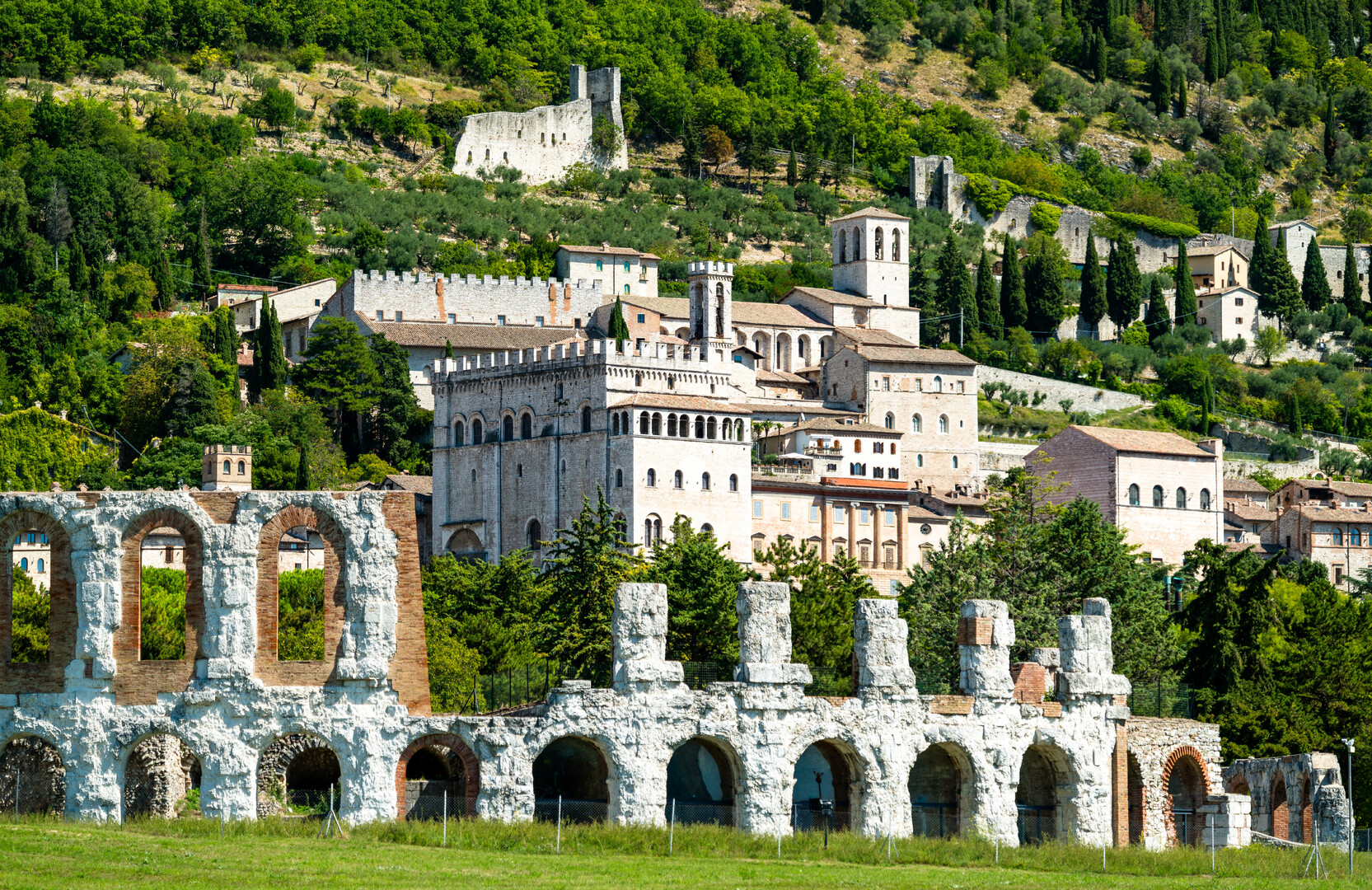 Que faire à Assise : Entre patrimoine, spiritualité et vins d'Italie - 2026 - 24 - assise assise - Que faire à Assise : Entre patrimoine, spiritualité et vins d'Italie - 2026 - 23