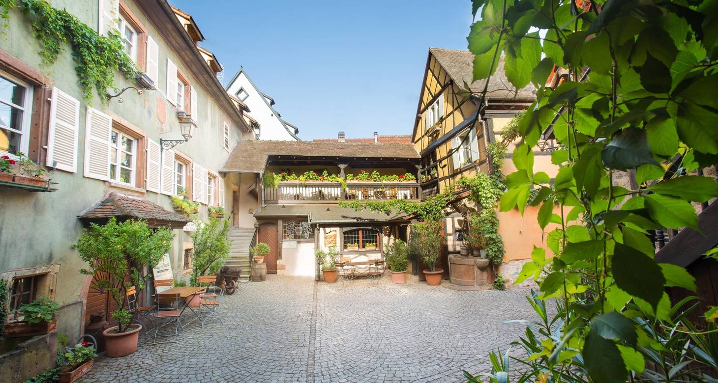 Les meilleurs bars à vin Colmar : Découvrez les perles viticoles de la région - 2026 - 18 - bars à vin Colmar bars à vin Colmar - Les meilleurs bars à vin Colmar : Découvrez les perles viticoles de la région - 2026 - 17