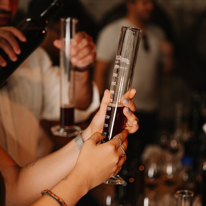 Idée Cadeau oenologie : 10 expériences à offrir pour s'initier au vin - 2026 - 14 - visiter la champagne visiter la champagne - Idée Cadeau oenologie : 10 expériences à offrir pour s'initier au vin - 2026 - 13