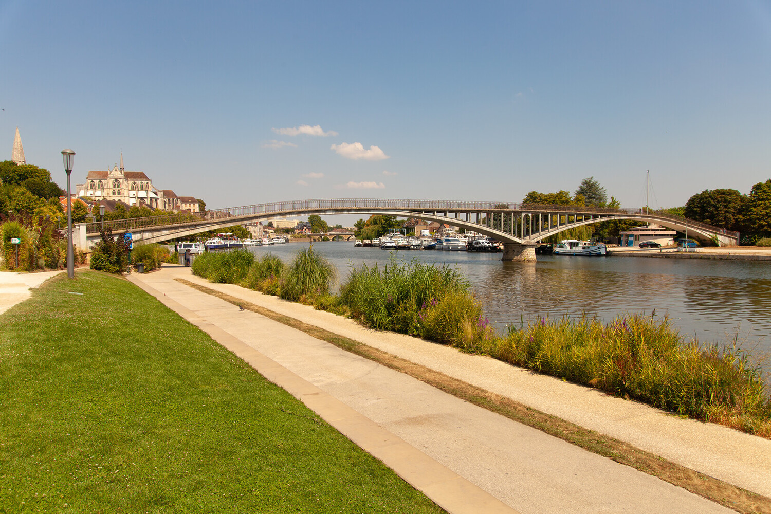 Les Meilleurs Bars à Vin Auxerre : Les immanquables - 2026 - 10 - bars à vin auxerre bars à vin auxerre - Les Meilleurs Bars à Vin Auxerre : Les immanquables - 2026 - 9