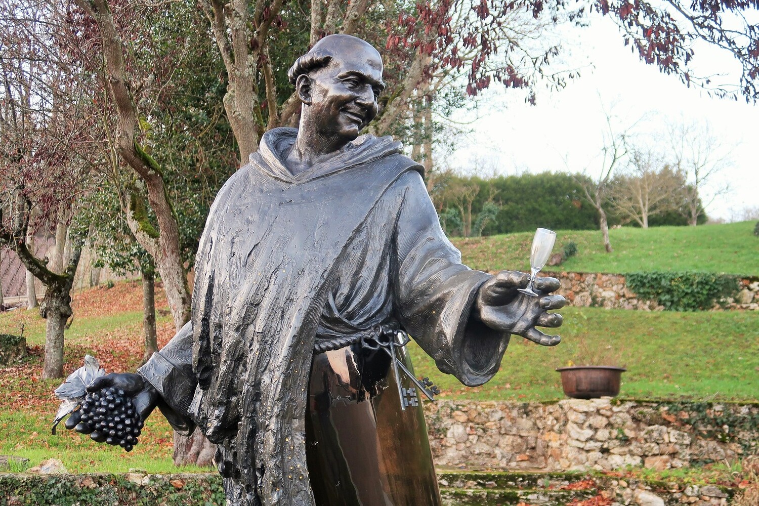 Best Wine Bar Reims: A Guide to Natural Wines & Food Spots - 2026 - 10 - wine bar reims wine bar reims - Best Wine Bar Reims: A Guide to Natural Wines & Food Spots - 2026 - 9