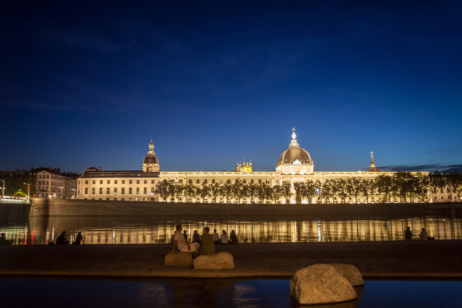 Bar à vin Lyon: Trinquer dans les meilleurs bars à vin et restaurants - 2026 - 8 - bar à vin lyon bar à vin lyon - Bar à vin Lyon: Trinquer dans les meilleurs bars à vin et restaurants - 2026 - 7