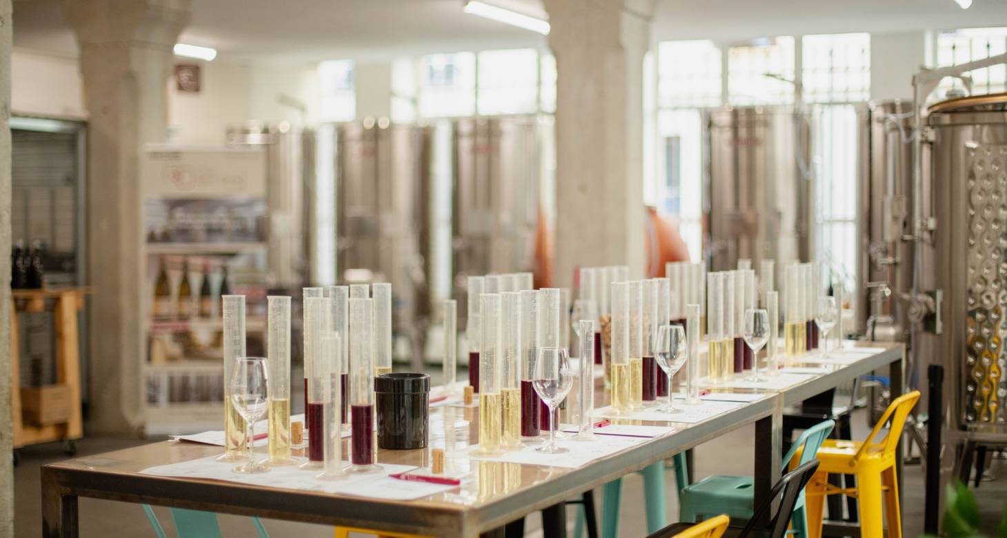 Bar à vin Lyon: Trinquer dans les meilleurs bars à vin et restaurants - 2026 - 10 - bar à vin lyon bar à vin lyon - Bar à vin Lyon: Trinquer dans les meilleurs bars à vin et restaurants - 2026 - 9