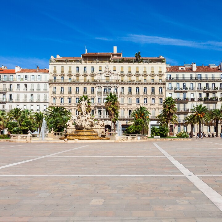Visiter Toulon : sa rade, le musée national de la marine et sa rue des arts - 2026 - 14 - Que visiter dans le Calvados Que visiter dans le Calvados - Visiter Toulon : sa rade, le musée national de la marine et sa rue des arts - 2026 - 13