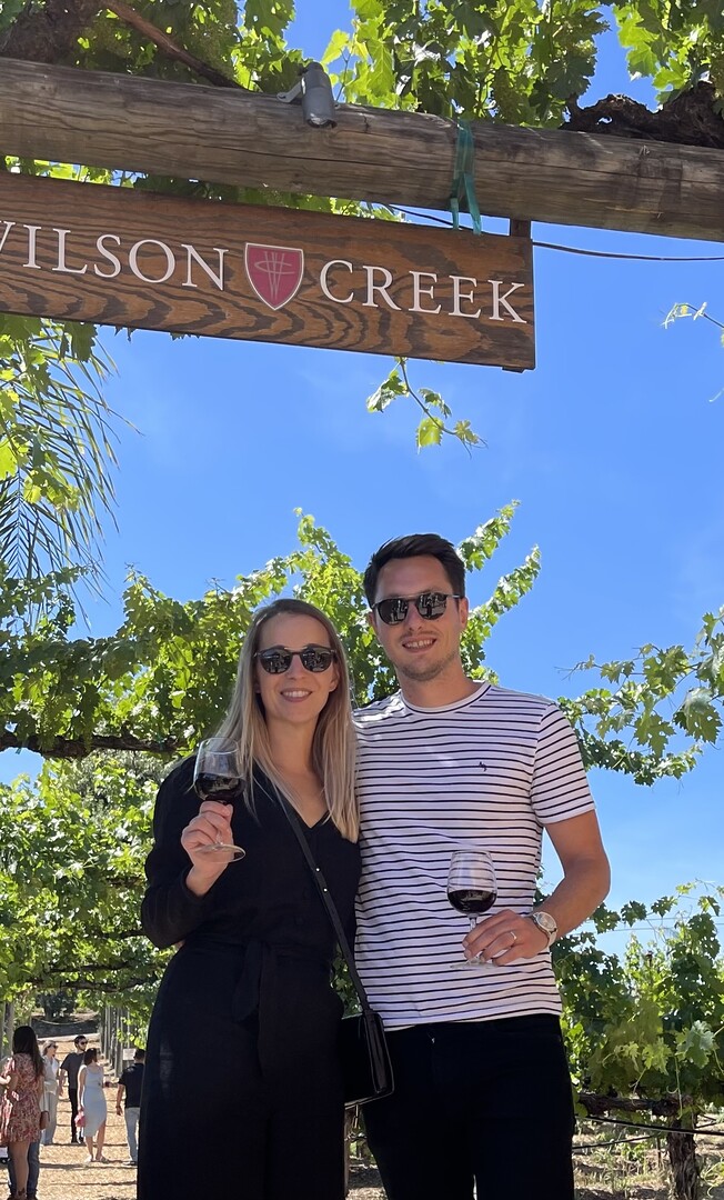 Nicolas et Marion dans les vignes