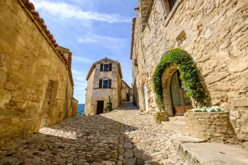 Top 15 des plus beaux villages du Luberon - 2026 - 14 - villages du luberon,villages luberon,luberon villages,plus beaux villages luberon Lacoste