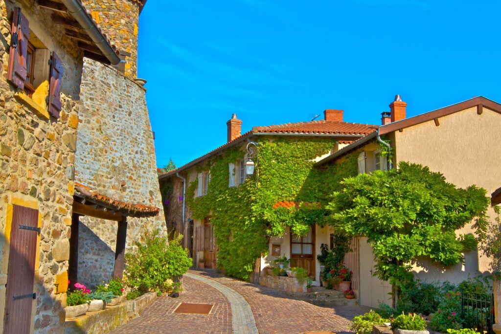 Visiter les plus beaux villages du Beaujolais: découvrir les incontournables - 2026 - 9 - beaux villages du beaujolais Le Beaujolais