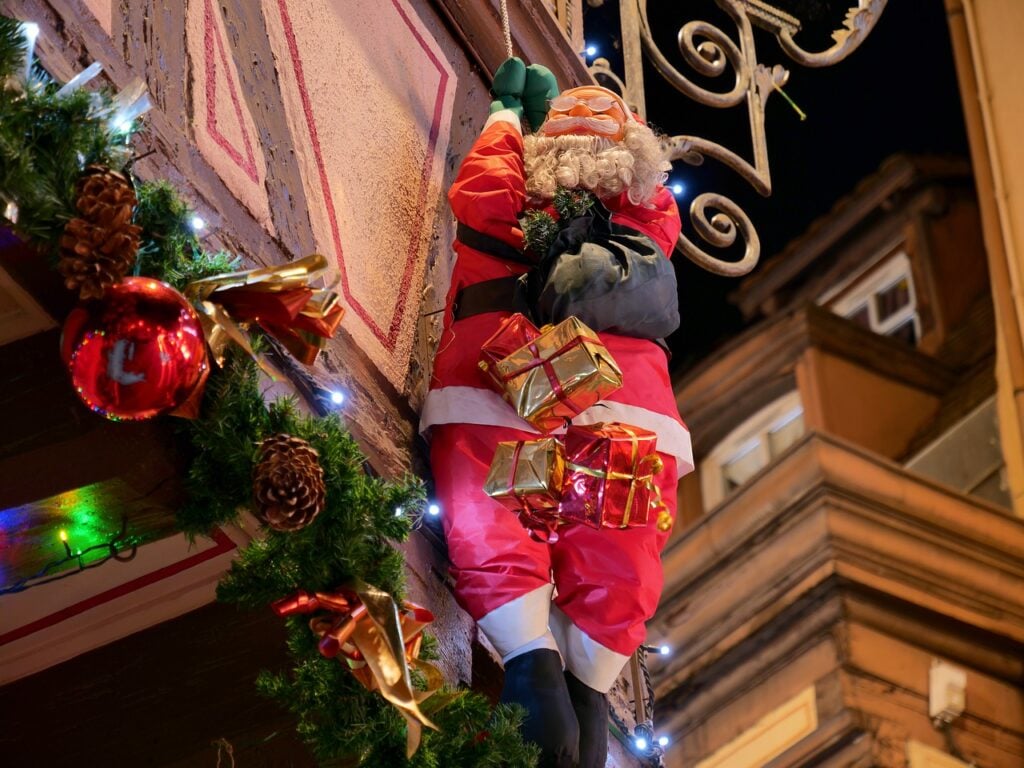 Que faire à Obernai : bonnes adresses et activités lors de votre séjour - 2026 - 11 - que faire à obernai décoration de Noël à Kaysersberg