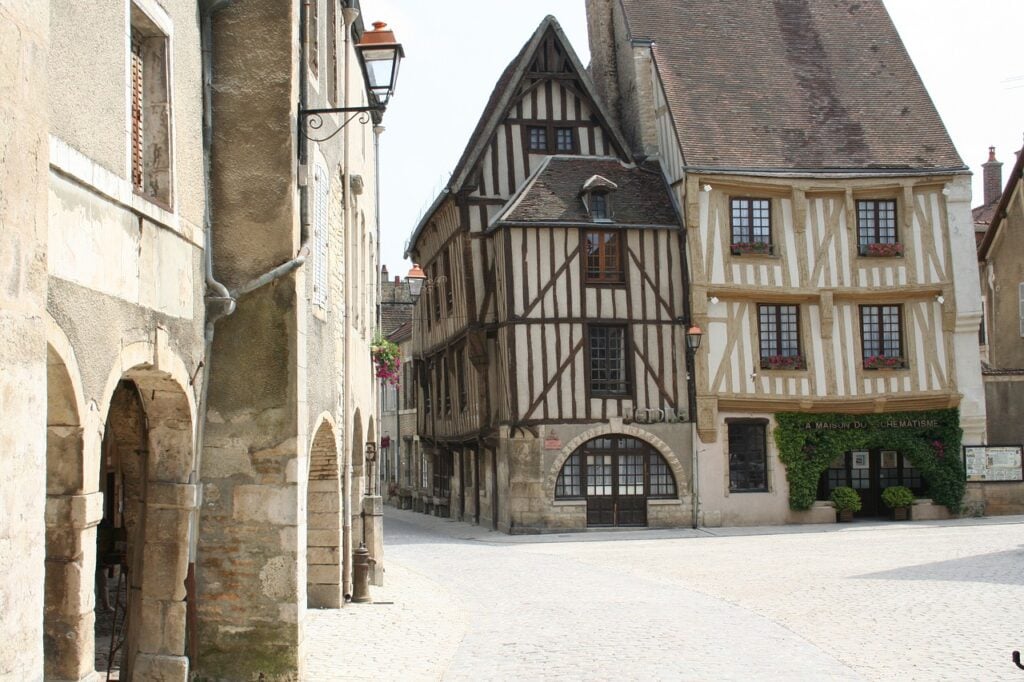 Vineyards near Paris: Top 10 destinations for great day trips - 2026 - 4 - vineyards near paris, french vineyards, wine vineyards near paris france, Champagne house Visiter Troyes