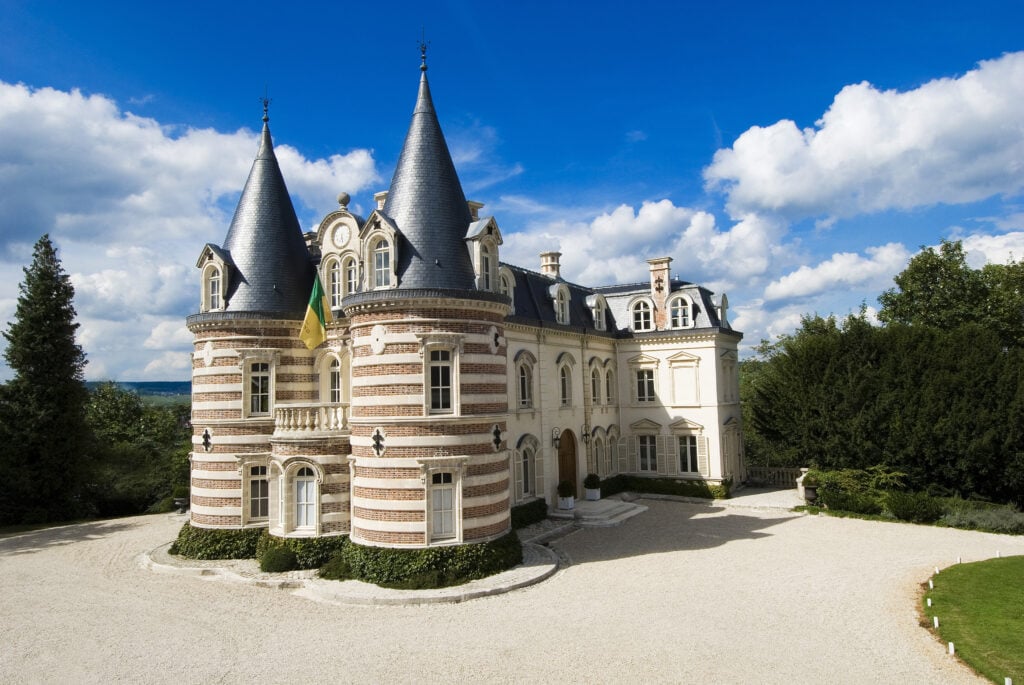 Vineyards near Paris: Top 10 destinations for great day trips - 2026 - 5 - vineyards near paris, french vineyards, wine vineyards near paris france, Champagne house Champagne Houses