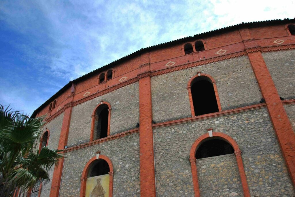 Que faire à Béziers ? Les lieux incontournables entre amis - 2026 - 12 - que faire a beziers Arènes de Béziers