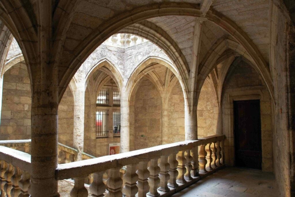 Que faire à Pézenas : visiter l'Hérault et ses incontournables - 2026 - 5 - que faire à Pézenas que faire à Pézenas - Que faire à Pézenas : visiter l'Hérault et ses incontournables - 2026 - 4