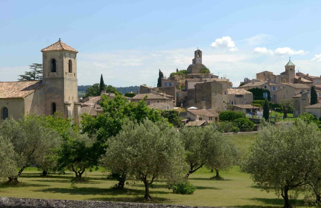 Top 15 des plus beaux villages du Luberon - 2026 - 4 - villages du luberon,villages luberon,luberon villages,plus beaux villages luberon Village de Loumarin