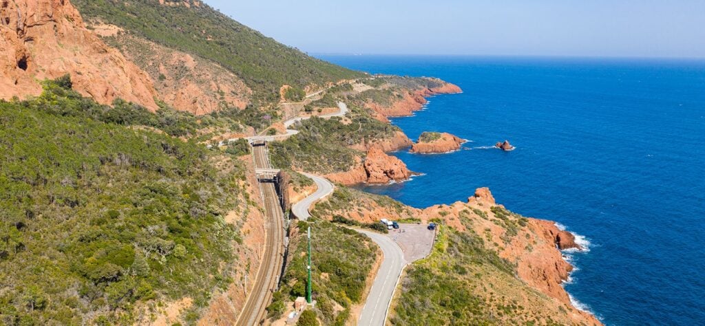Que faire et que visiter dans le Var ? TOP 8 des meilleurs activités - 2026 - 3 - VAR Route de la corniche