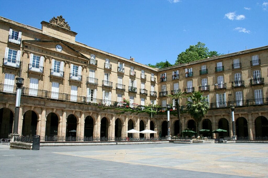 Visiter Bilbao : Que voir et que faire dans cette ville ? - 2026 - 4 - bilbao La-Plaza-Nueva