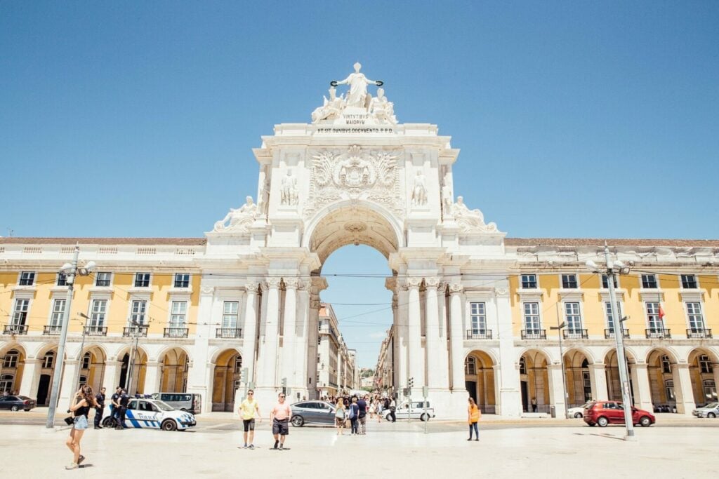 Visiter Lisbonne : Nos coups de coeur à faire et à voir ! - 2026 - 1 - lisbonne Place du commerce lisbonne