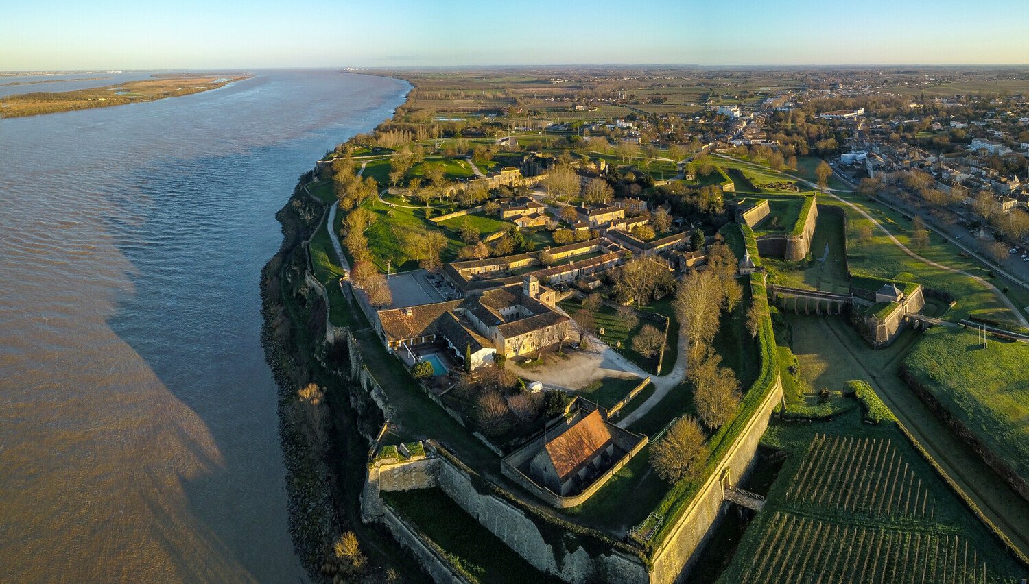 Route des Vins du Médoc : Itinéraire, carte et circuit - 2026 - 13 - médoc, route des vins du médoc, route des châteaux du médoc médoc, route des vins du médoc, route des châteaux du médoc - Route des Vins du Médoc : Itinéraire, carte et circuit - 2026 - 12