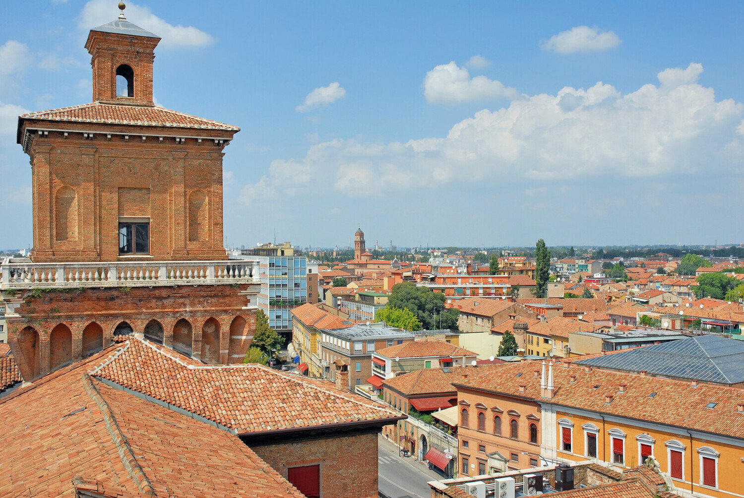 Cosa vedere a Ferrara: TOP 10 posti da non perdere - 2026 - 2 - cosa vedere a ferrara,cosa fare a ferrara,visitare ferrara cosa vedere a ferrara,cosa fare a ferrara,visitare ferrara - Cosa vedere a Ferrara: TOP 10 posti da non perdere - 2026 - 1