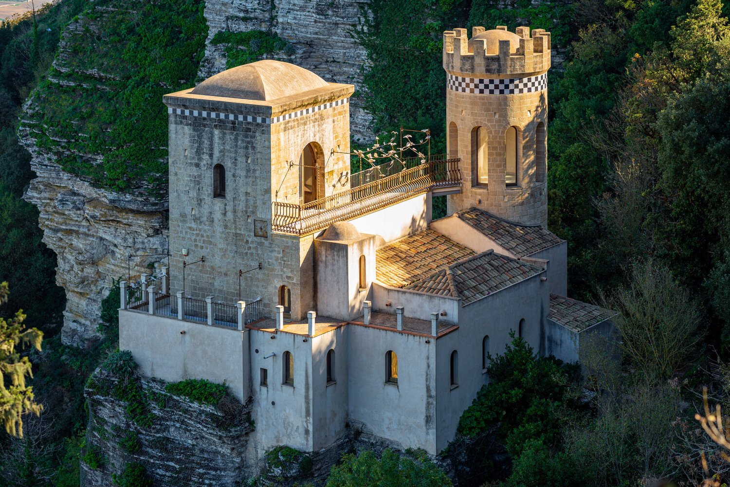 Visiter Erice : Village médiéval perché sur les hauteurs de Sicile - 2026 - 6 - erice erice - Visiter Erice : Village médiéval perché sur les hauteurs de Sicile - 2026 - 5