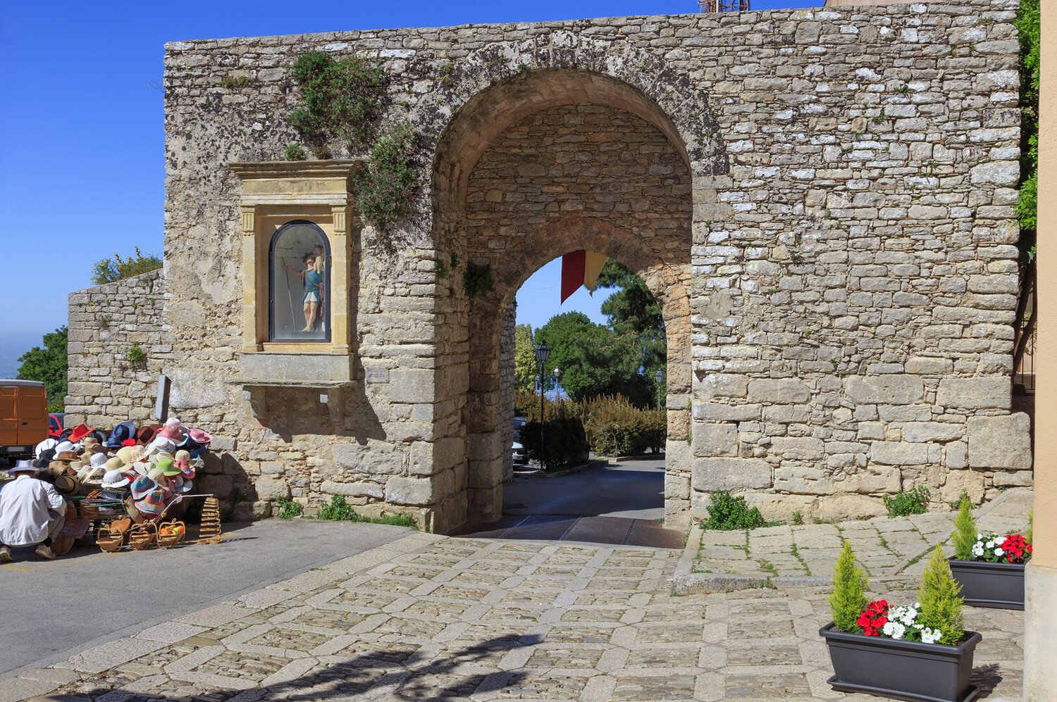 Visiter Erice : Village médiéval perché sur les hauteurs de Sicile - 2026 - 10 - erice erice - Visiter Erice : Village médiéval perché sur les hauteurs de Sicile - 2026 - 9