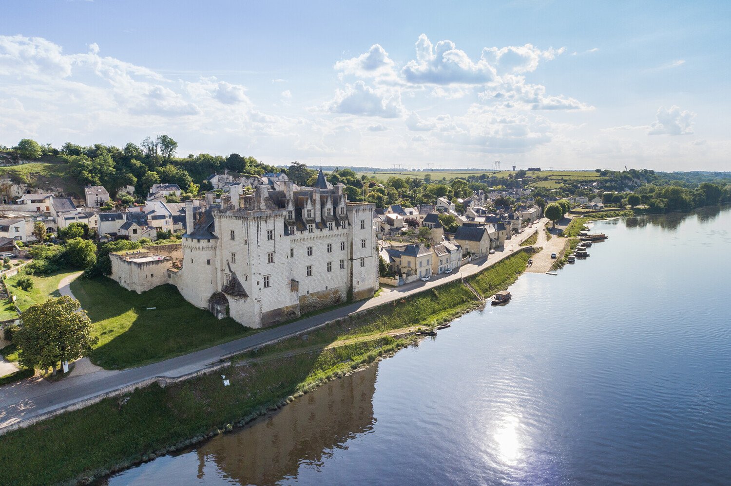 Our guide to the Best Things to Do in Sancerre - 2026 - 13 - things to do in sancerre Plan a stop at the Loire Valley châteaux