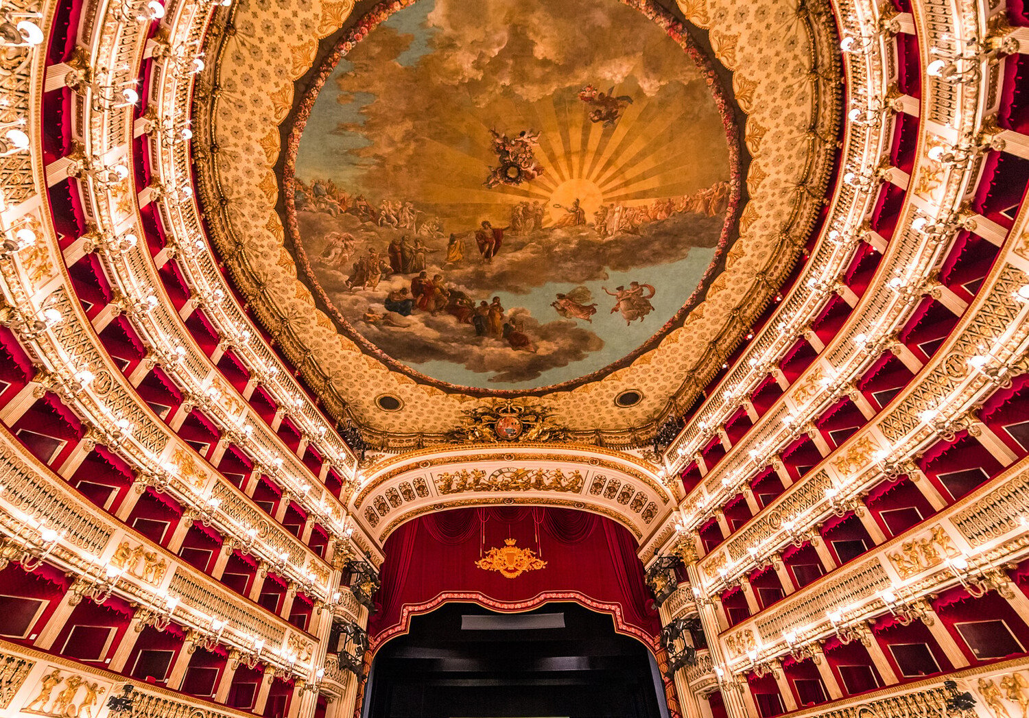 Cosa vedere a Napoli: attrazioni e attività imperdibili - 2026 - 21 - cosa vedere a napoli,cosa fare a napoli,visitare napoli cosa vedere a napoli,cosa fare a napoli,visitare napoli - Cosa vedere a Napoli: attrazioni e attività imperdibili - 2026 - 20