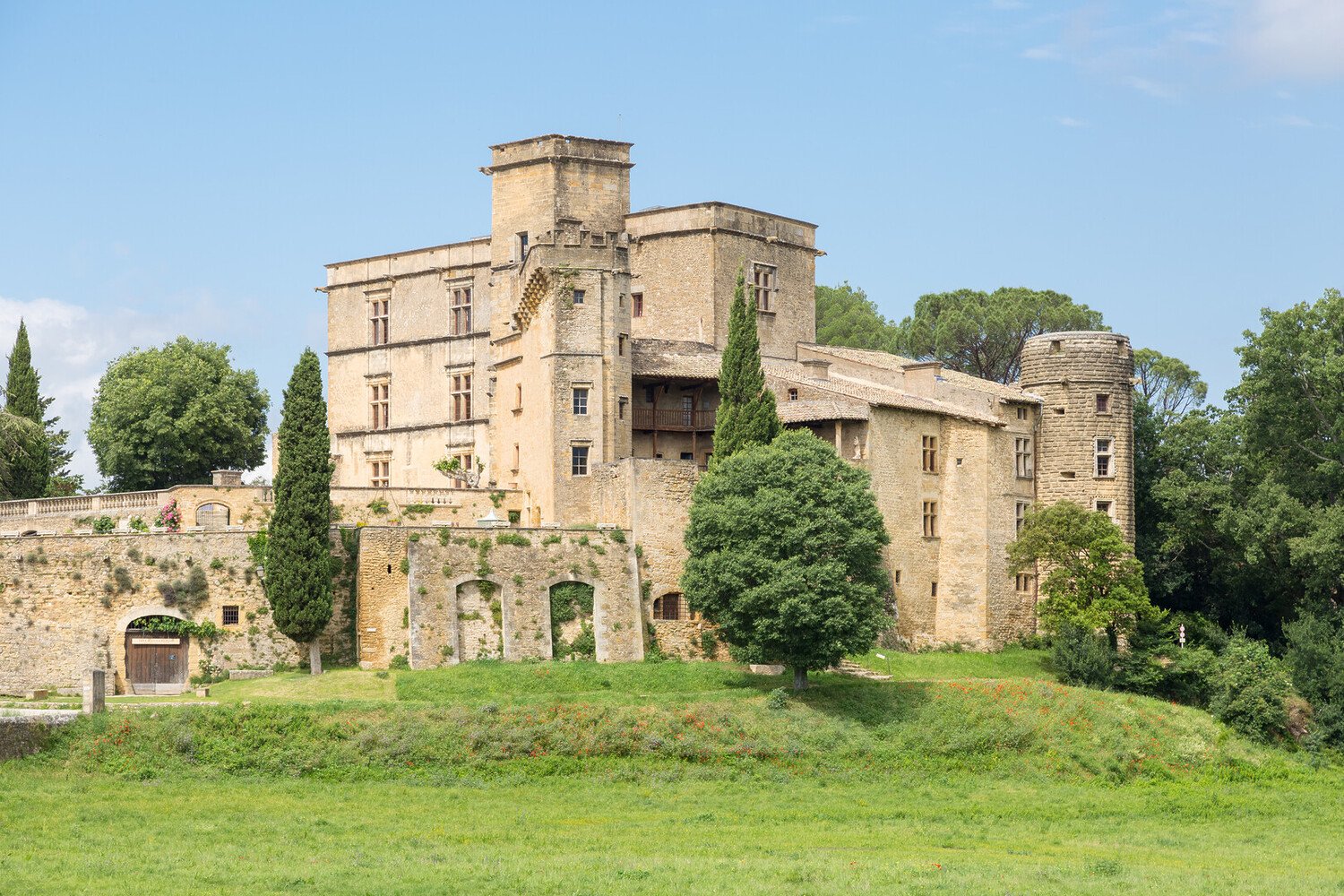 Visiter Lourmarin : Escapade au Cœur du Luberon - 2026 - 4 - visiter lourmarin visiter lourmarin - Visiter Lourmarin : Escapade au Cœur du Luberon - 2026 - 3