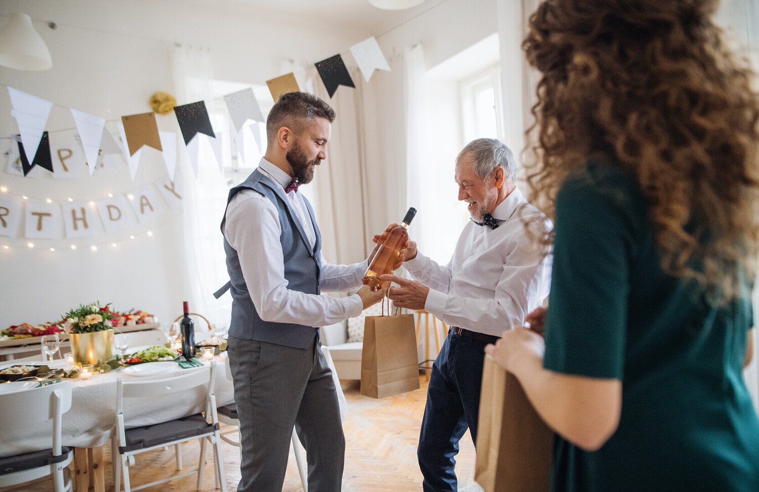 10 idées de cadeaux pour un Homme qui aime le vin - 2026 - 2 - Cadeau vin homme Cadeau vin homme - 10 idées de cadeaux pour un Homme qui aime le vin - 2026 - 1