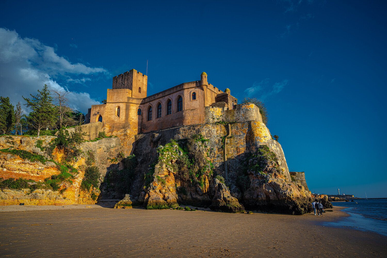What to Do in Ferragudo: A Quiet Escape by the Water - 2026 - 8 - visit ferragudo visit ferragudo - What to Do in Ferragudo: A Quiet Escape by the Water - 2026 - 7