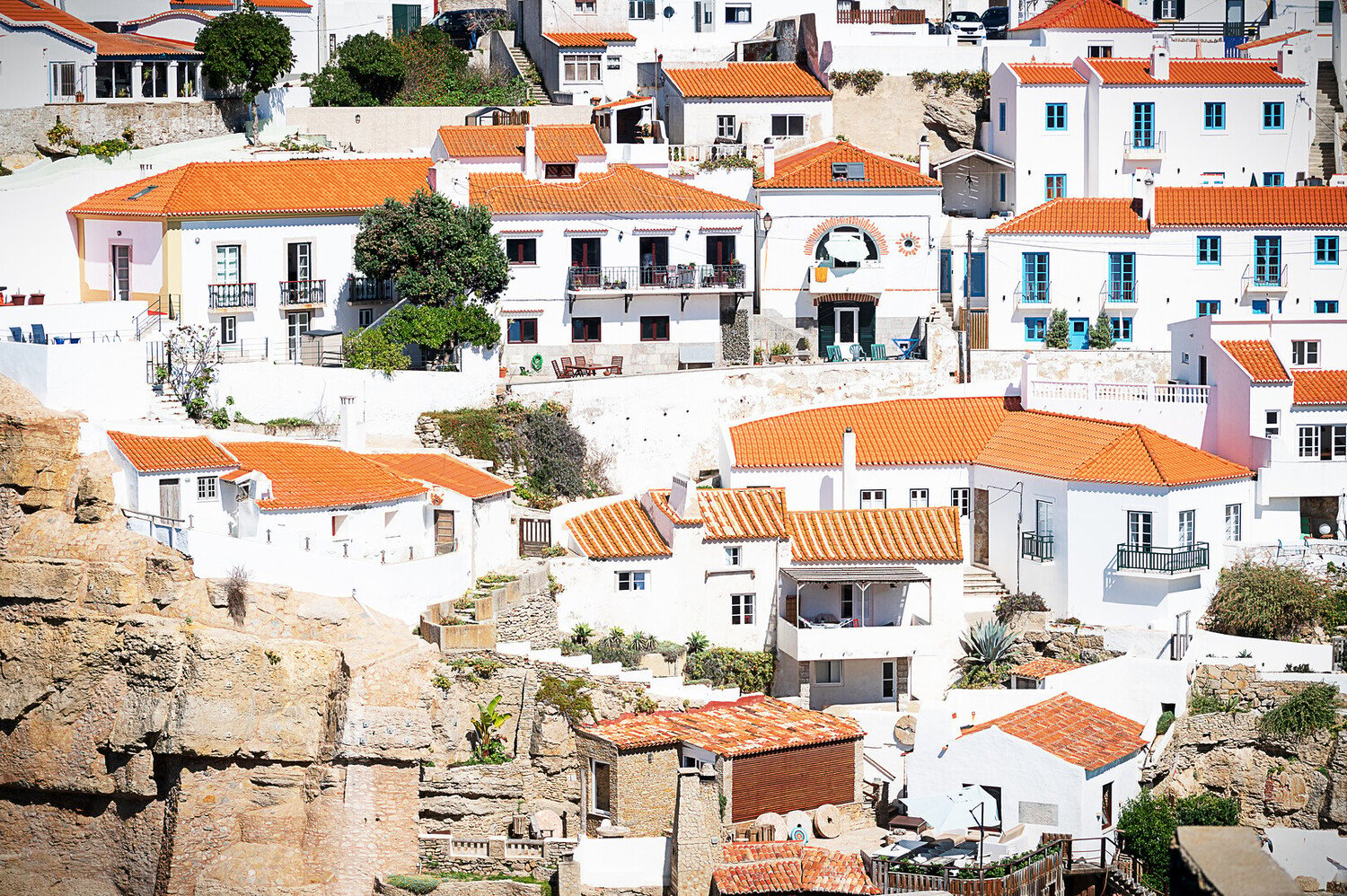 Azenhas do Mar, un village accroché à la falaise, face à l’Atlantique - 2026 - 4 - Azenhas do Mar Azenhas do Mar - Azenhas do Mar, un village accroché à la falaise, face à l’Atlantique - 2026 - 3