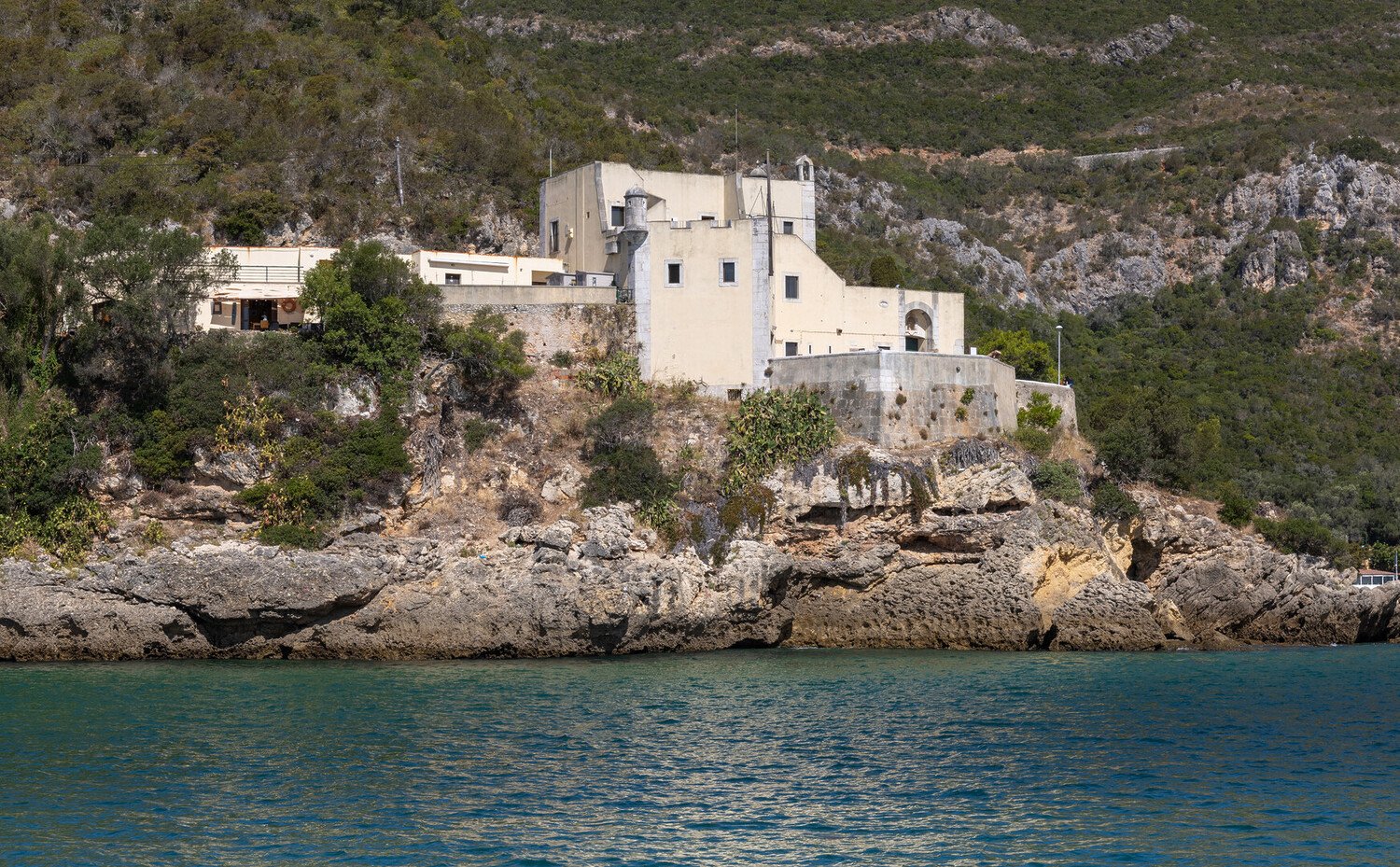 Portinho da Arrábida : Crique préservée au cœur du parc naturel - 2026 - 4 - portinho da arrabida portinho da arrabida - Portinho da Arrábida : Crique préservée au cœur du parc naturel - 2026 - 3