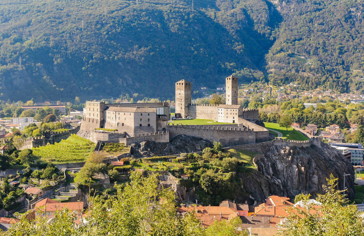 Que faire à Bellinzona : Trésor caché entre Alpes et Méditerranée - 2026 - 4 - Things to Do in Bellinzona Things to Do in Bellinzona - Que faire à Bellinzona : Trésor caché entre Alpes et Méditerranée - 2026 - 3