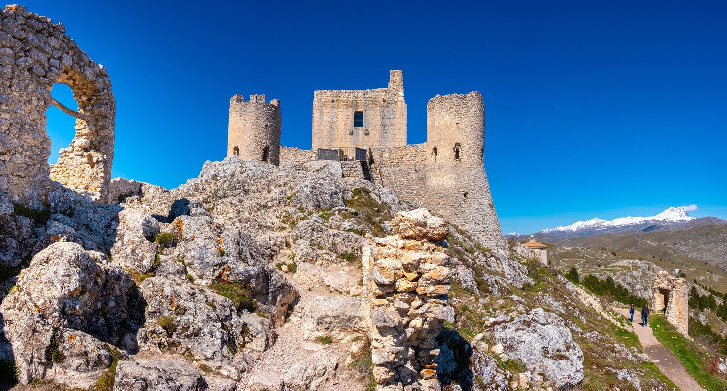 Visiter Castel del Monte : Village magique des Abruzzes - 2026 - 6 - castel del monte castel del monte - Visiter Castel del Monte : Village magique des Abruzzes - 2026 - 5
