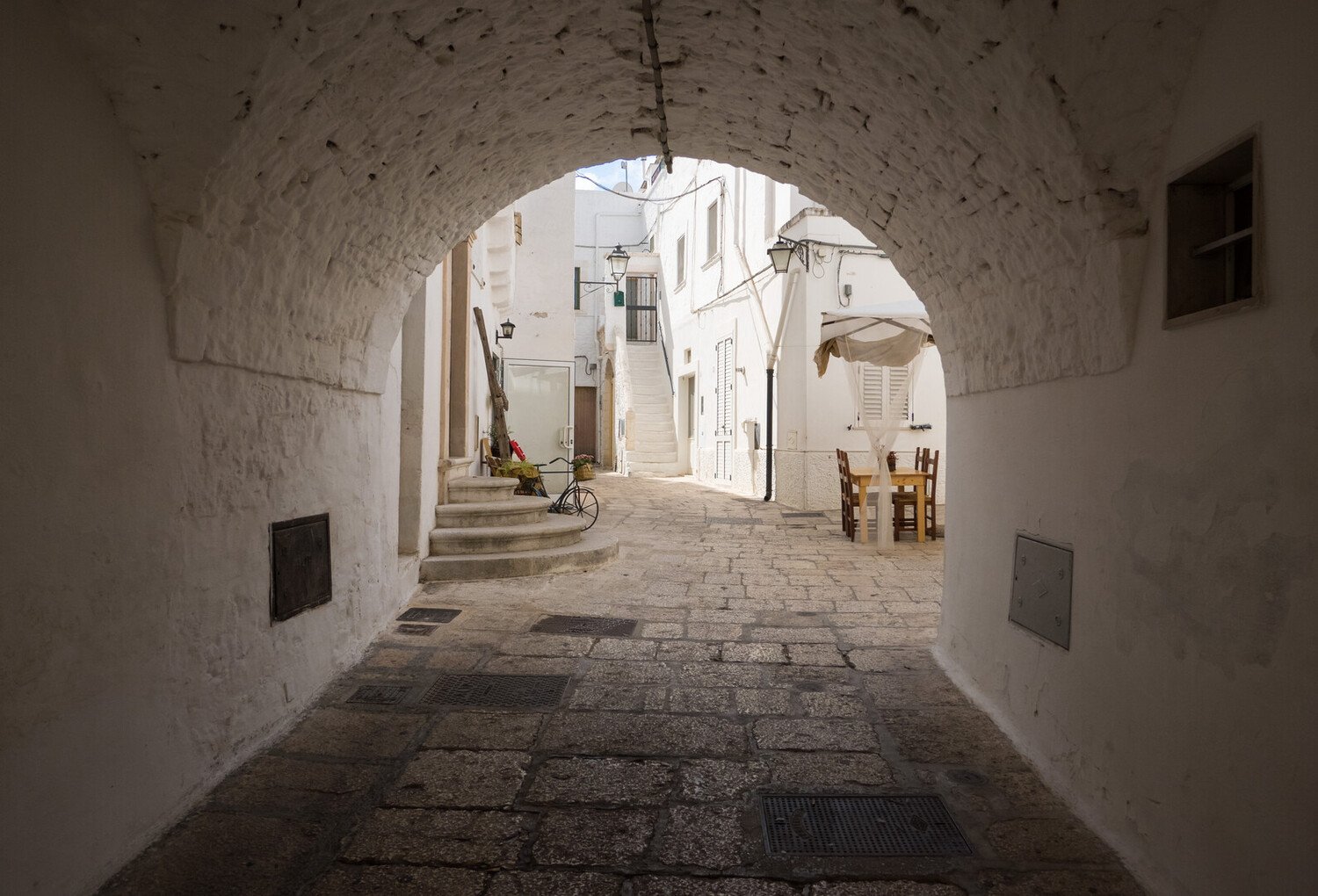 Visiter Cisternino : Guide complet du joyau blanc de la Vallée d’Itria - 2026 - 4 - cisternino cisternino - Visiter Cisternino : Guide complet du joyau blanc de la Vallée d’Itria - 2026 - 3