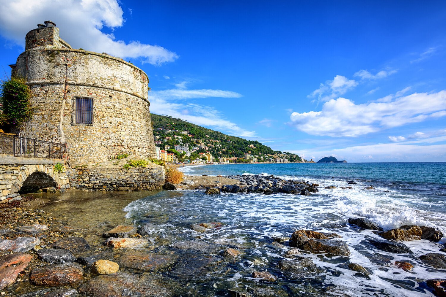 Visiter Alassio : Station balnéaire pittoresque perchée sur la Riviera di Ponente en Italie - 2026 - 14 - alassio alassio - Visiter Alassio : Station balnéaire pittoresque perchée sur la Riviera di Ponente en Italie - 2026 - 13