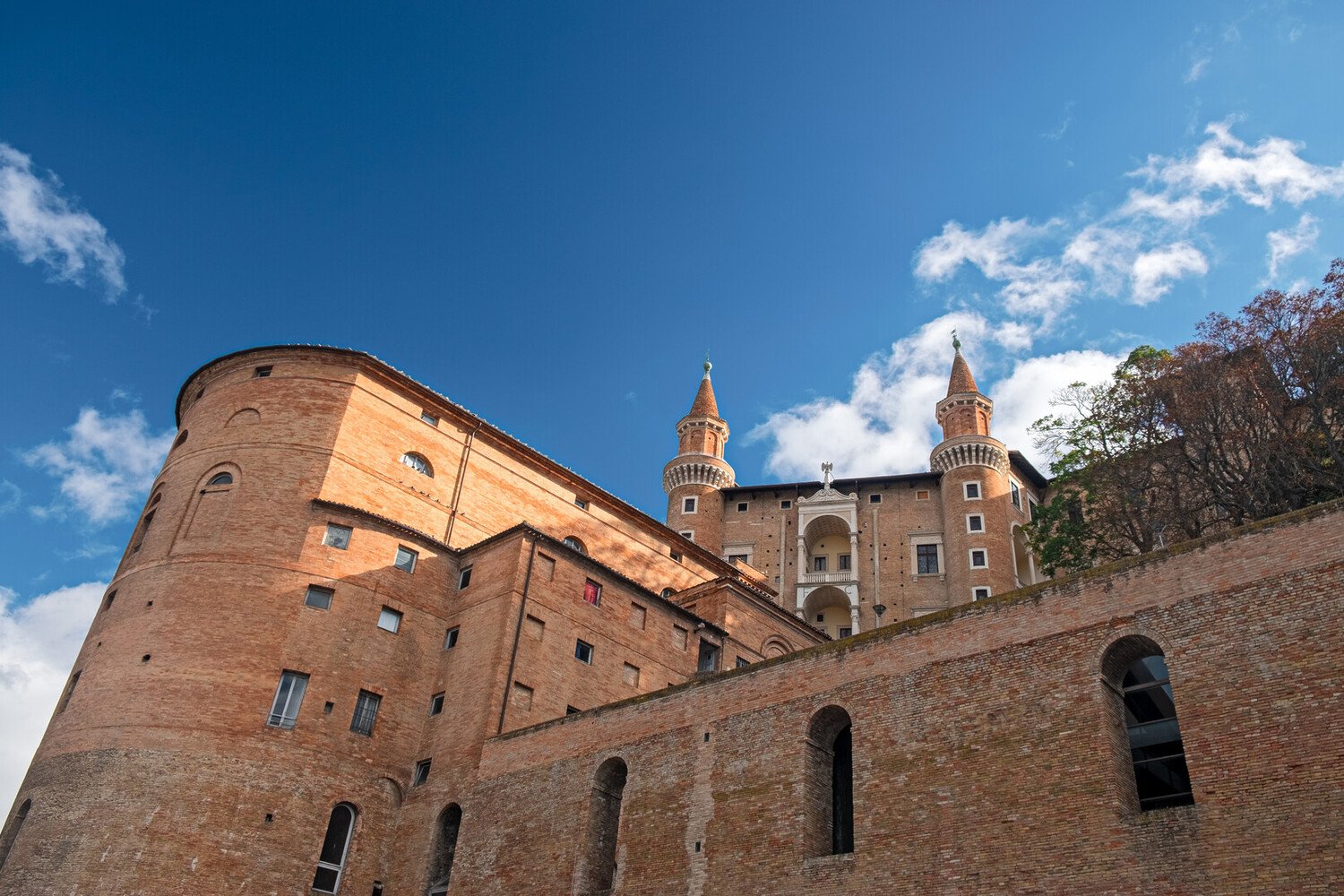 Visiter Urbino : Histoire, art et panoramas des Marches en Italie - 2026 - 4 - urbino urbino - Visiter Urbino : Histoire, art et panoramas des Marches en Italie - 2026 - 3