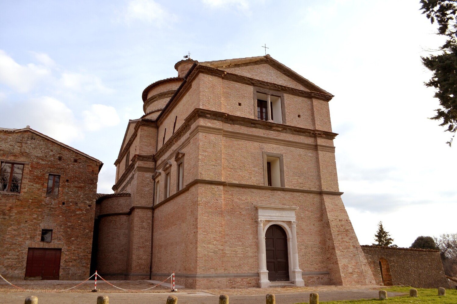 Visiter Urbino : Histoire, art et panoramas des Marches en Italie - 2026 - 12 - urbino urbino - Visiter Urbino : Histoire, art et panoramas des Marches en Italie - 2026 - 11