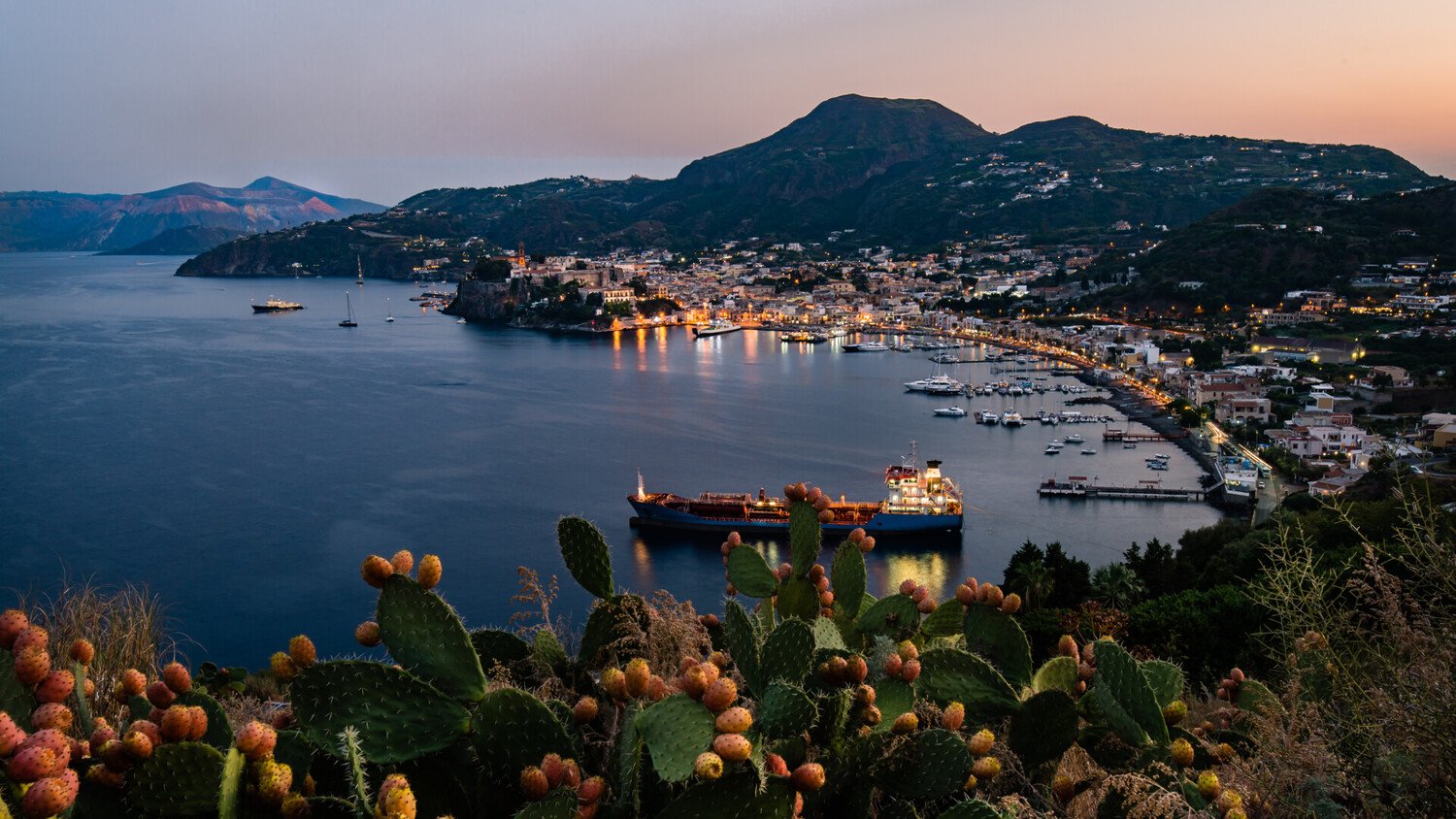 Visiter les Îles Éoliennes : Une destination idéale entre nature et vignobles - 2026 - 4 - îles éoliennes îles éoliennes - Visiter les Îles Éoliennes : Une destination idéale entre nature et vignobles - 2026 - 3