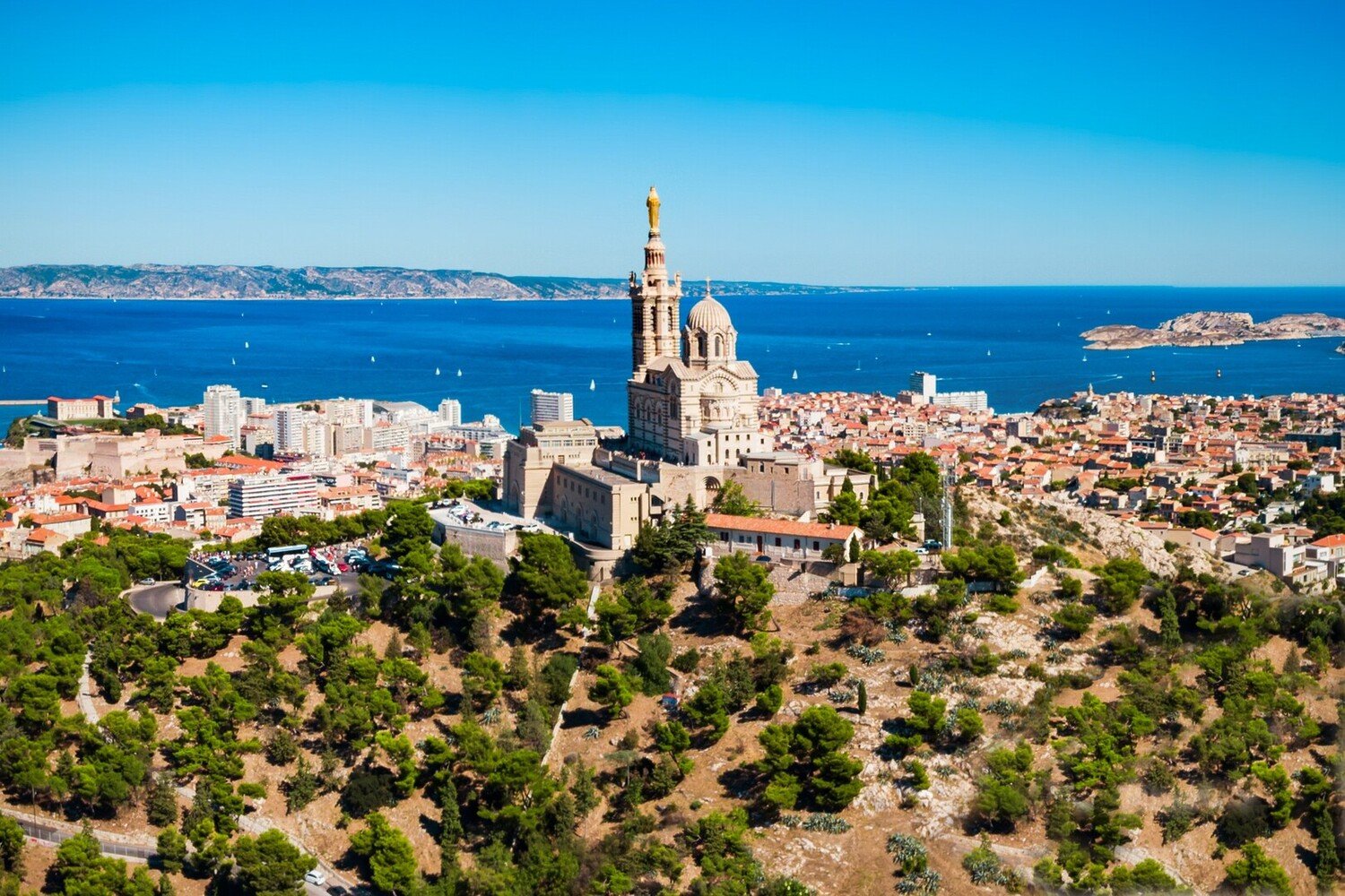 Bar à vin Marseille : les meilleures adresses entre cave à vin, bistrot et chai urbain - 2026 - 10 - bar à vin marseille bar à vin marseille - Bar à vin Marseille : les meilleures adresses entre cave à vin, bistrot et chai urbain - 2026 - 9