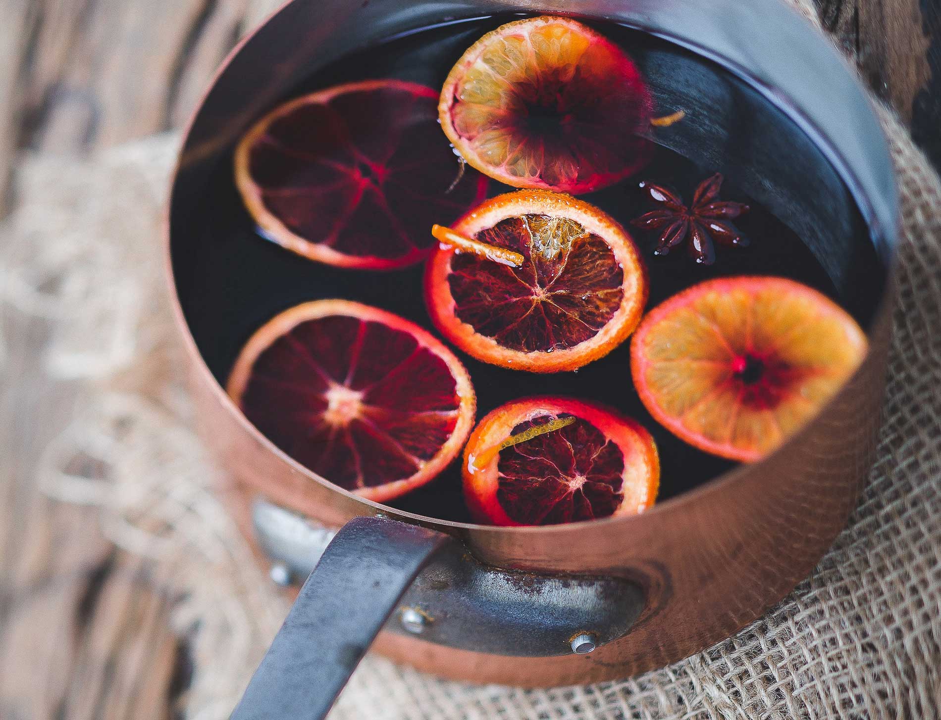 Recette de vin chaud : le fameux Glühwein - 2026 - 7 - monde du vin, assemblage, tannins, cépage, lexique du vin, expert en vin La recette de vin chaud se compose de très peu d'ingrédients, facile à reproduire chez soi !